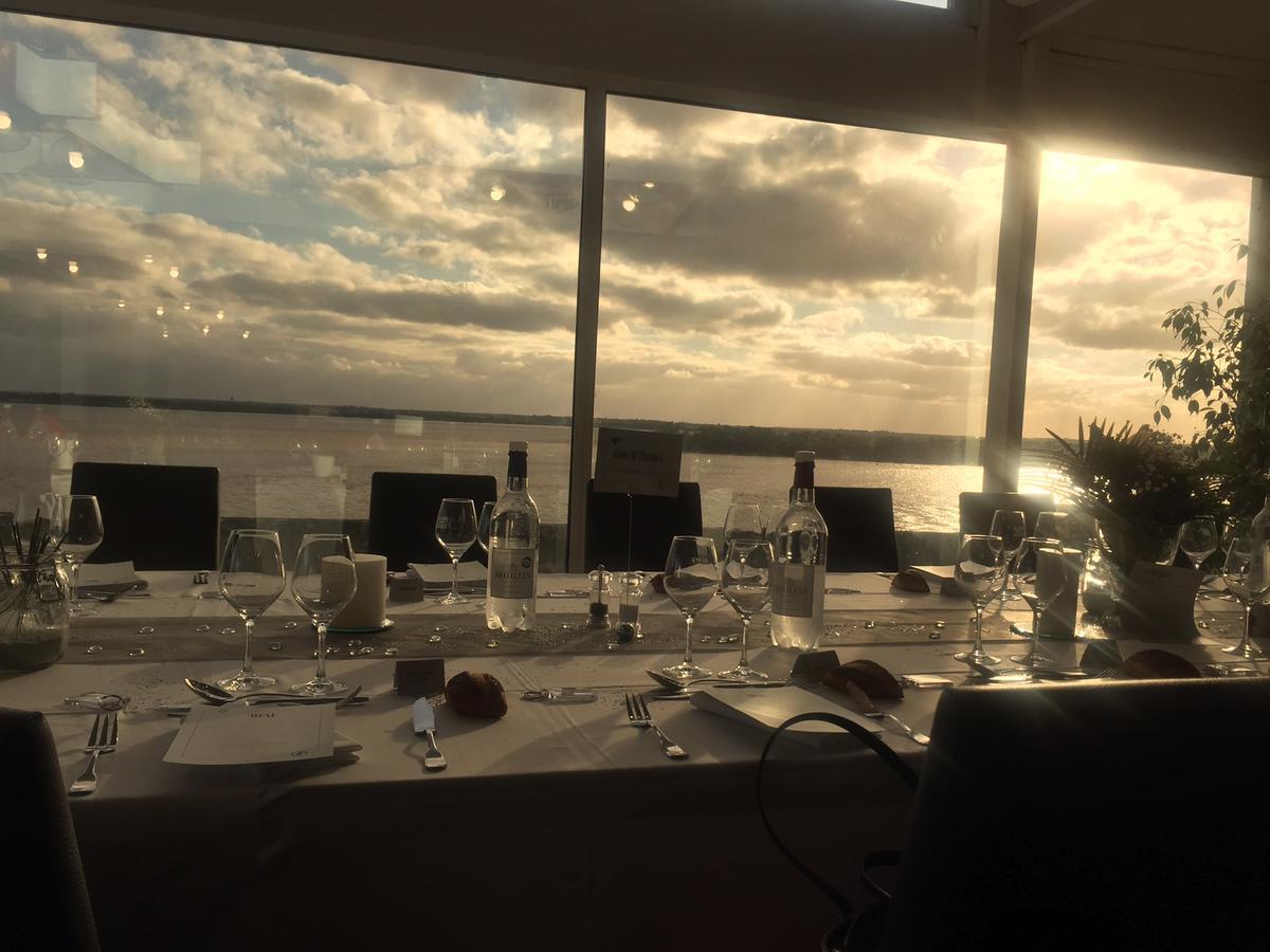 Logis Hotel Restaurant La Citadelle Бле Екстериор снимка